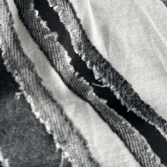 Vera Wang Handkerchief Hem Textured Tank - Picture 8 of 9